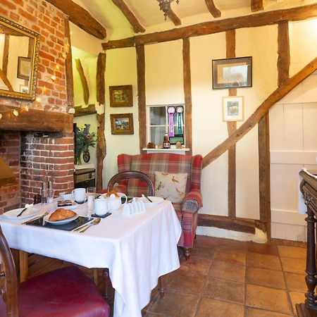 Frogs Hall B&B Eye  Eksteriør billede